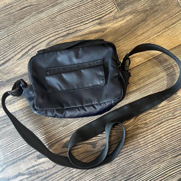 Hunter Black Convertible Crossbody Bag - Picture 2 of 4